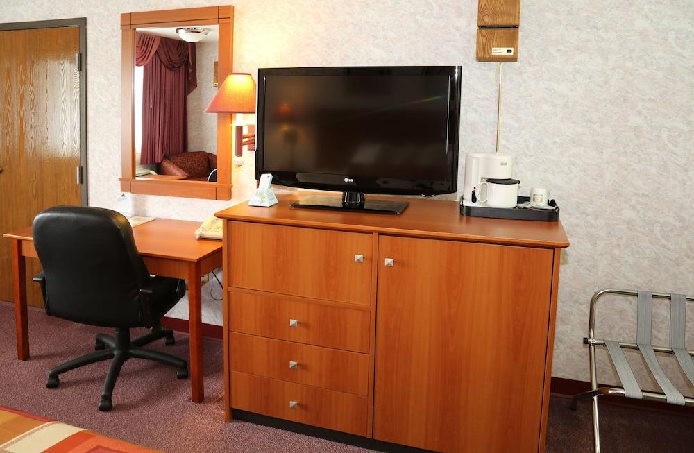 Magnuson Hotel Howell photo 15