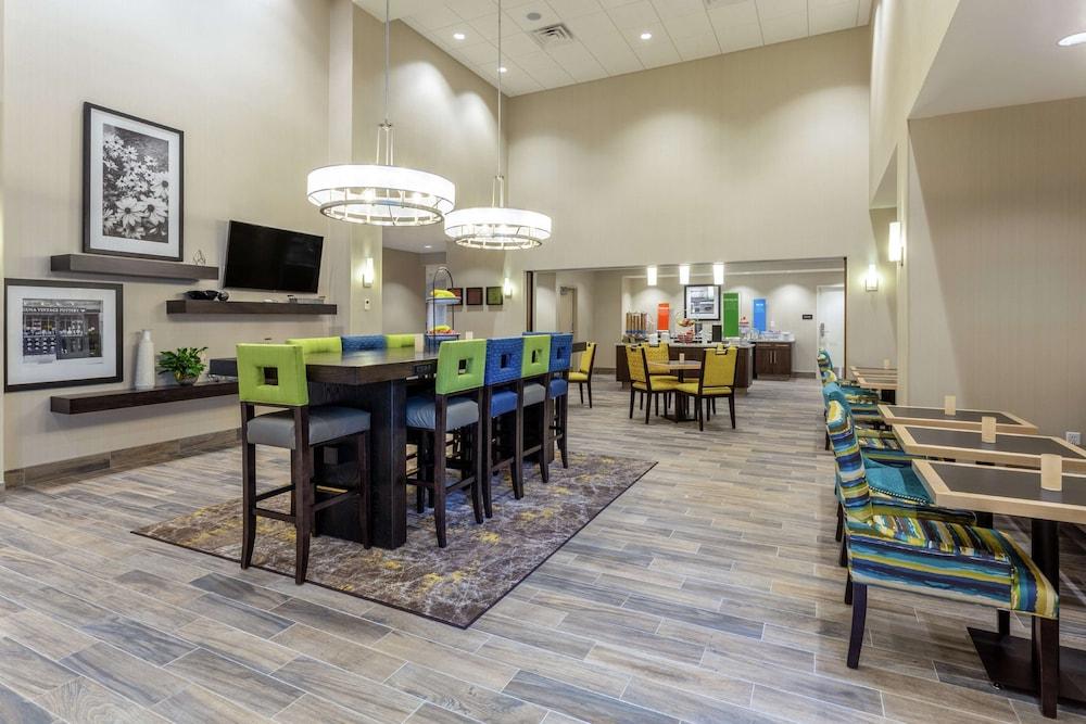 Hampton Inn & Suites Burlington photo 2