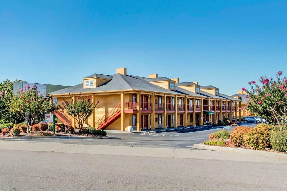 Quality Inn Bessemer I-20 exit 108 photo 24