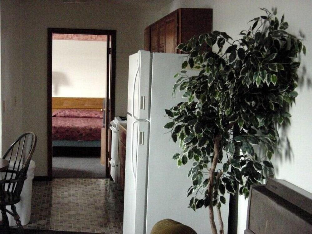 Double A Motel photo 12