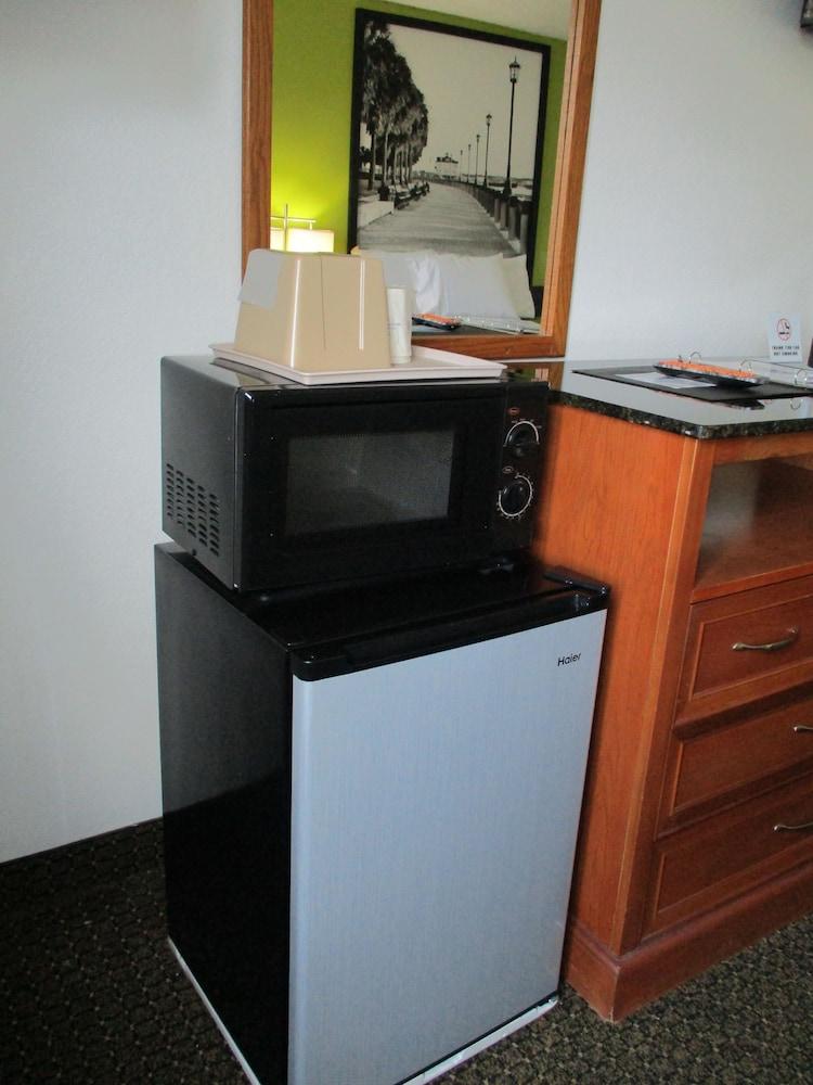 Super 8 by Wyndham Franklin photo 28