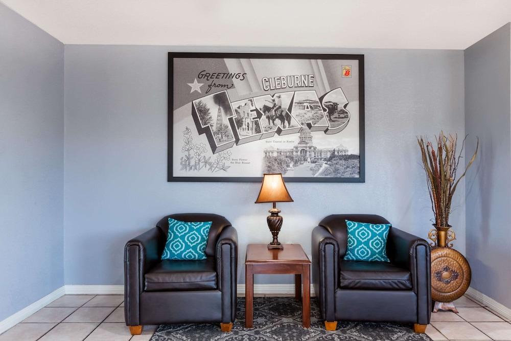 Super 8 by Wyndham Cleburne photo 12