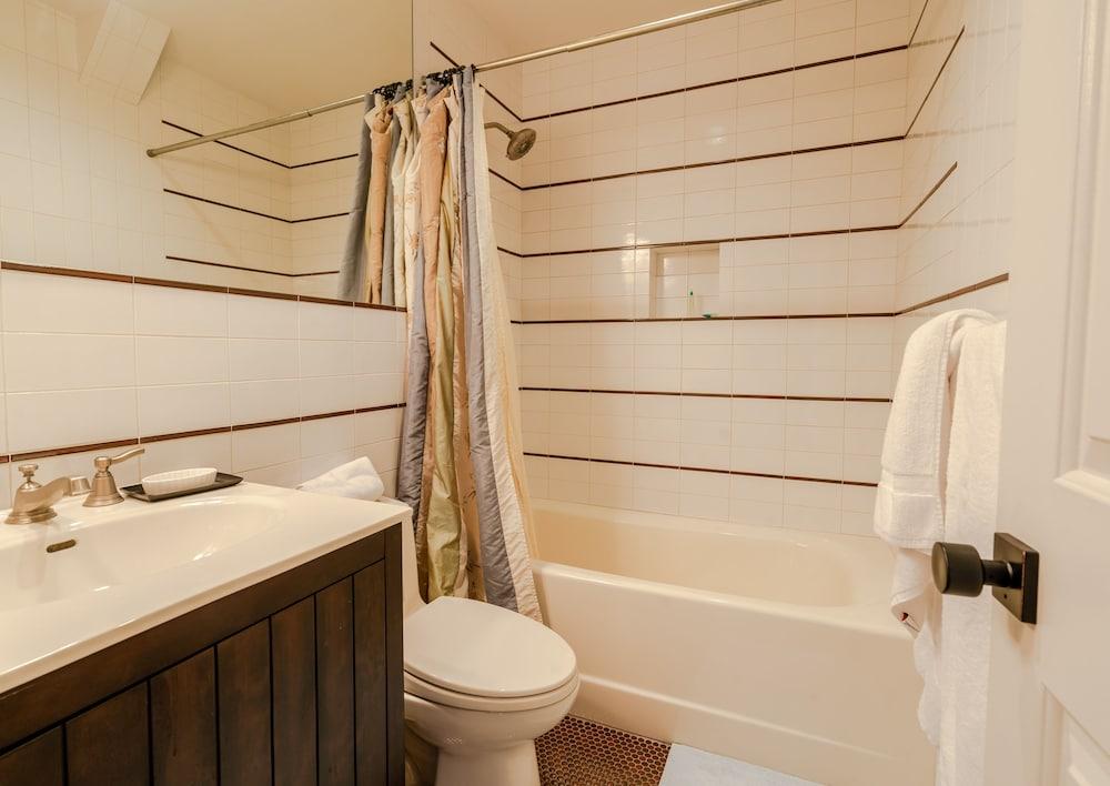 The Blue Church Lodge photo 64