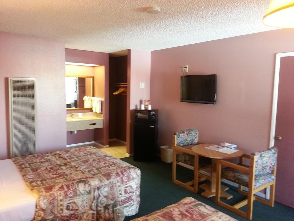 Blue Seal Inn photo 10