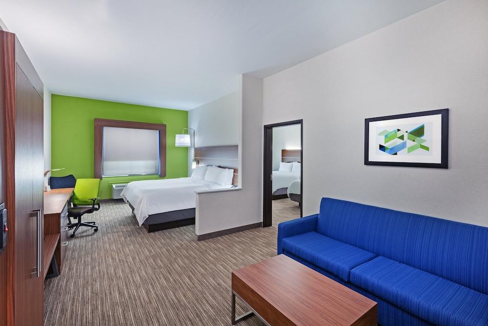Holiday Inn Express and Suites Longview South I20 by IHG photo 7