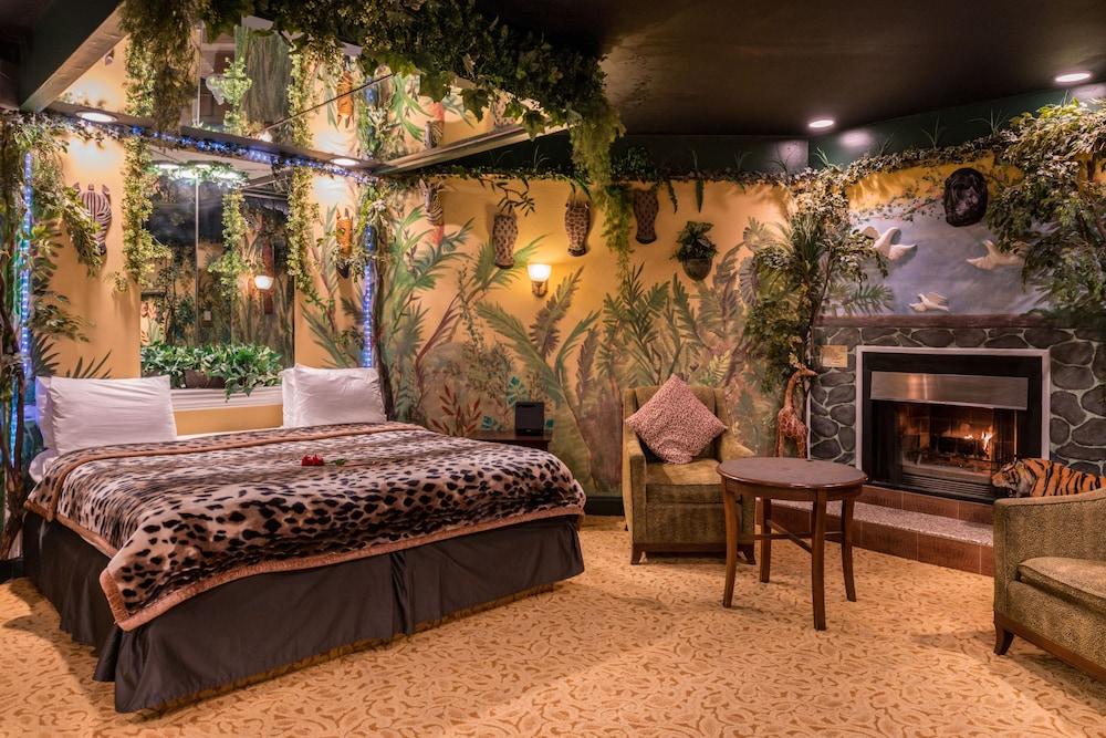 Inn of the Dove Romantic Suites with Jetted Tub & Fireplace photo 16