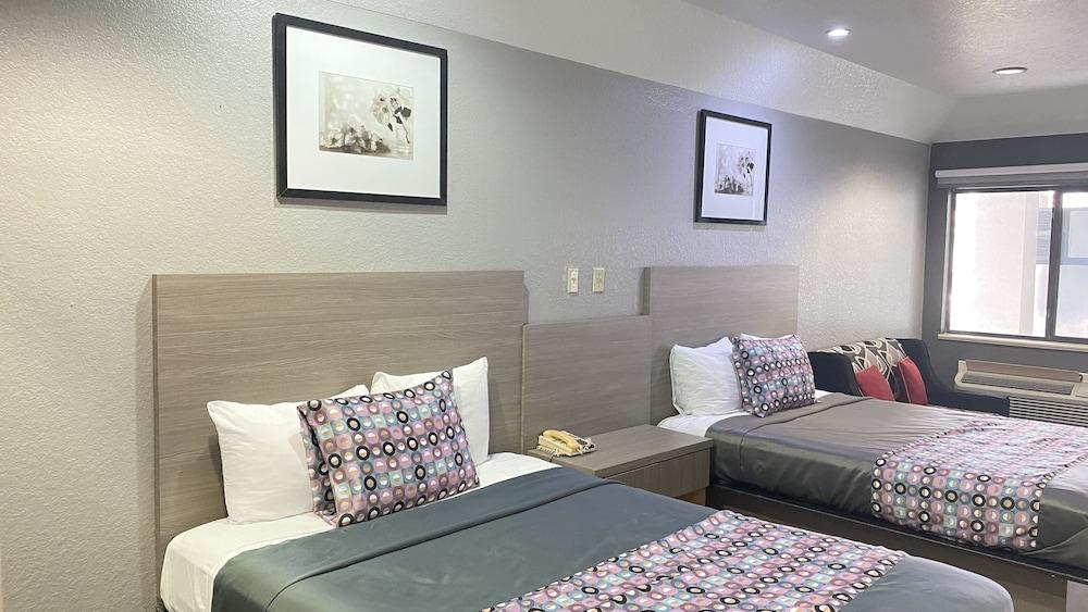 Island Suites photo 11