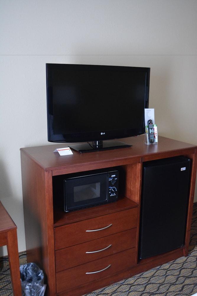 Holiday Inn Express & Suites Lancaster by IHG photo 25
