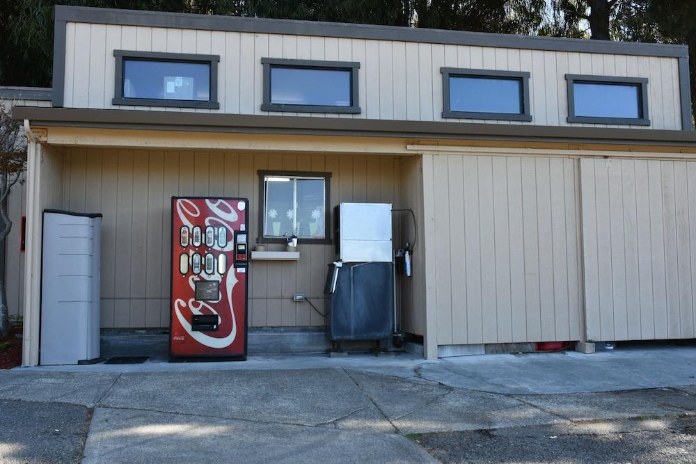 Fort Ross Lodge photo 7