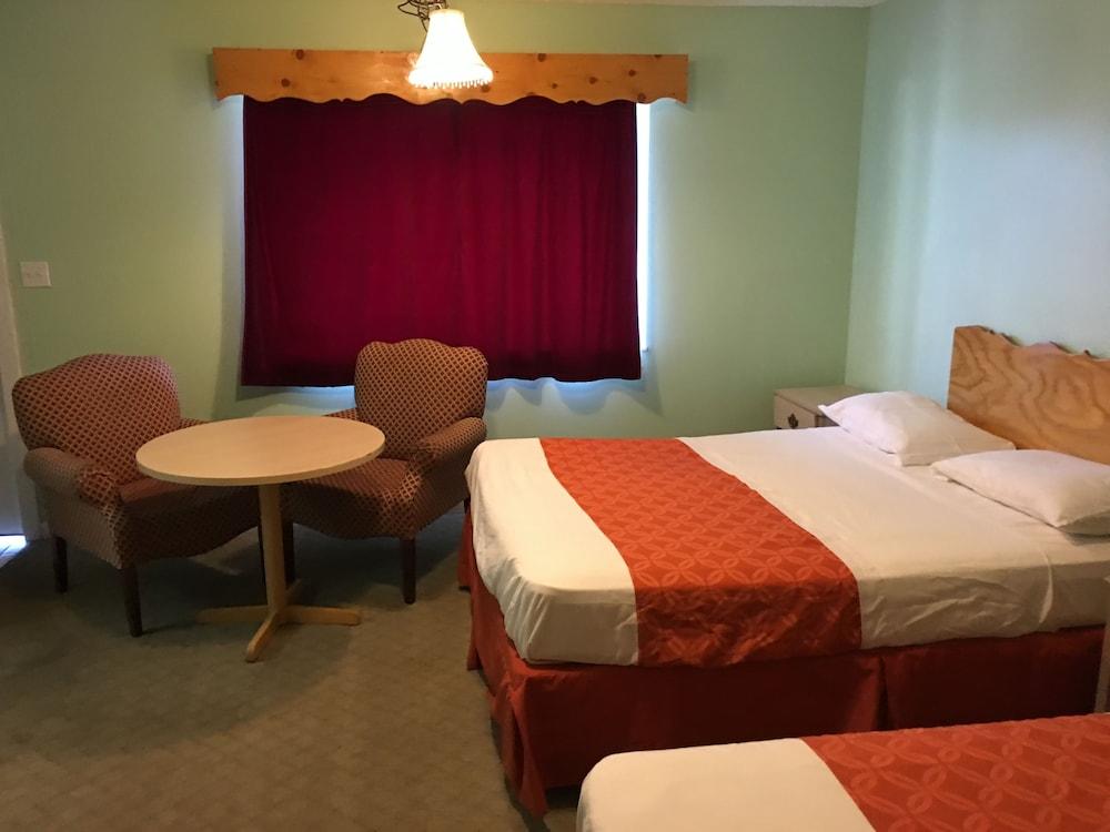 Dixie Plaza Hotel photo 38
