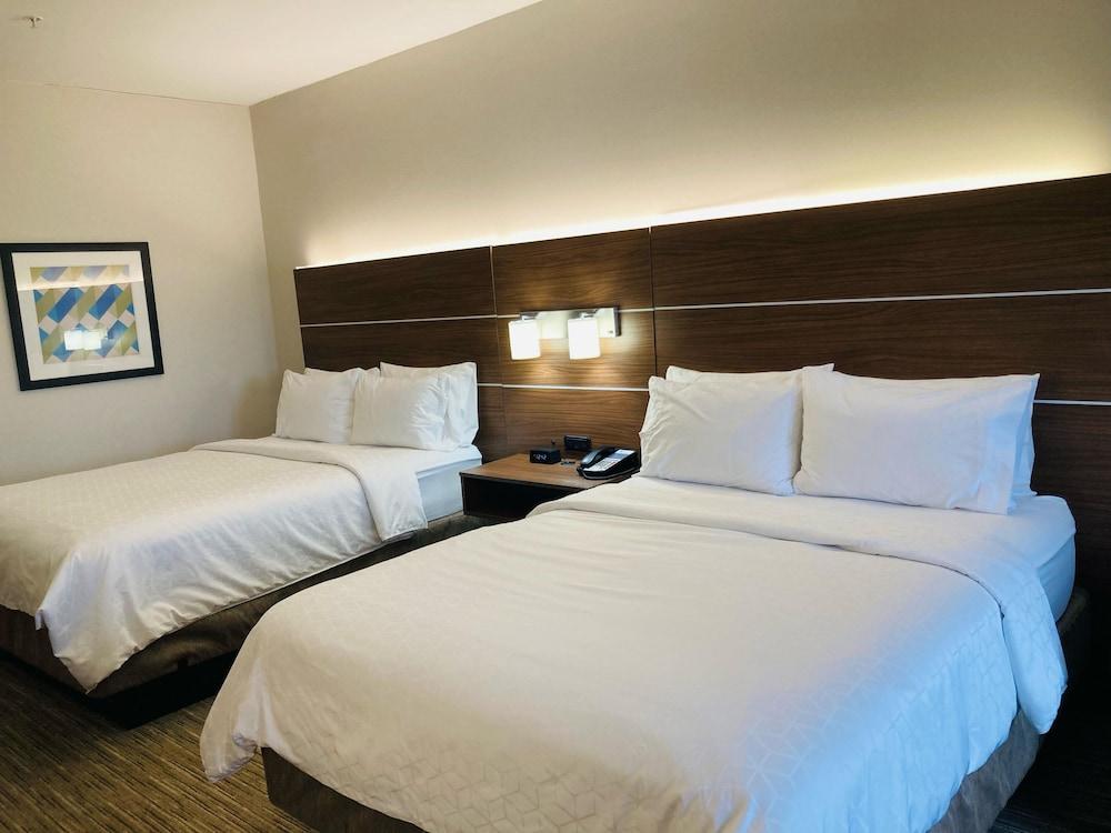 Holiday Inn Express & Suites Abilene by IHG photo 6