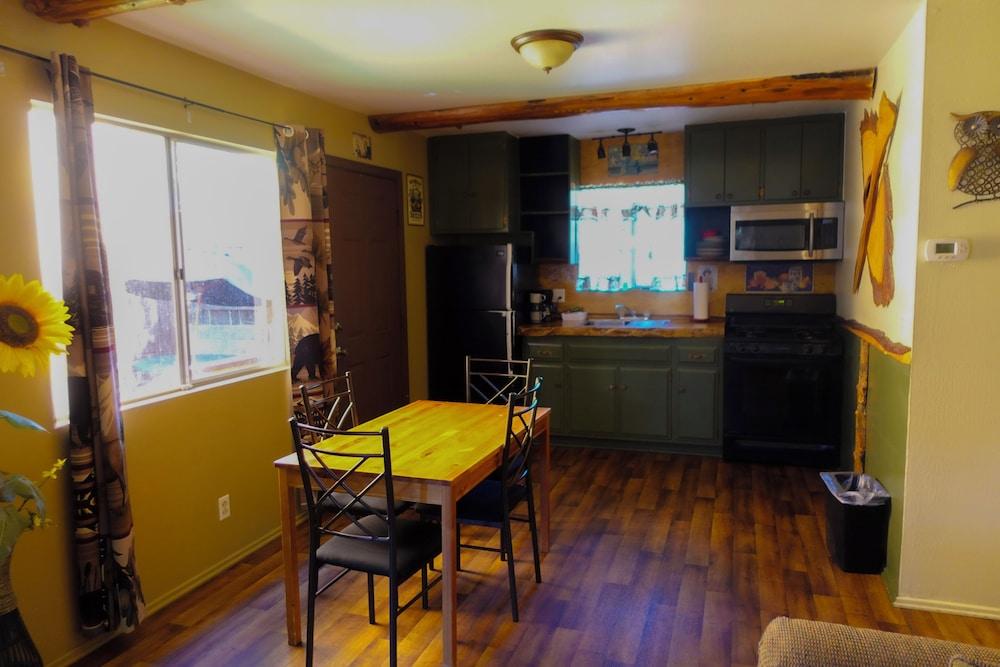 Sleepy Hollow Cabins and Hotel photo 14