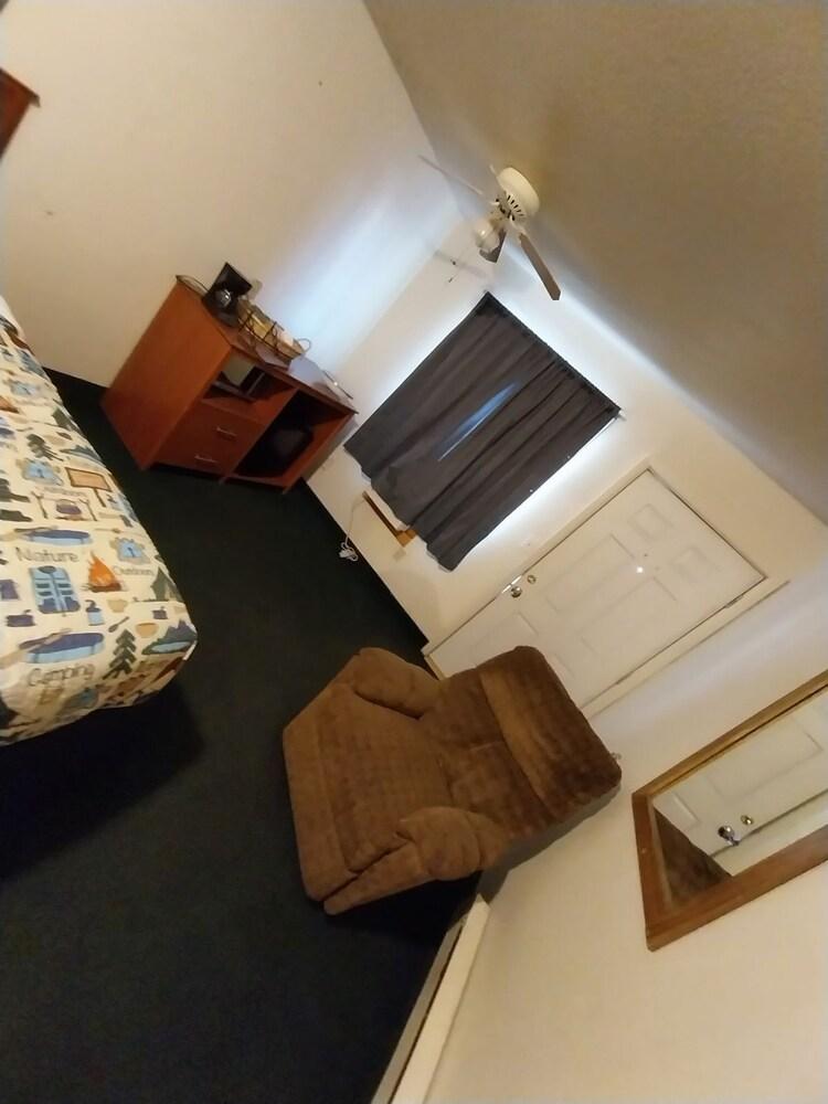 DB Botique and Cabins photo 4