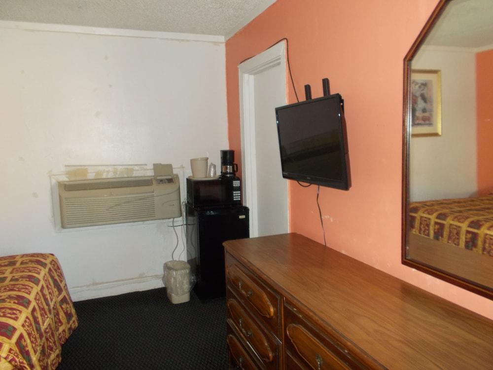 Hillside Motel photo 9