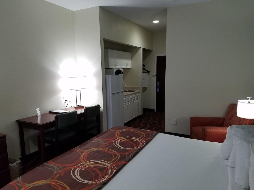 Baymont by Wyndham Grovetown Augusta photo 51