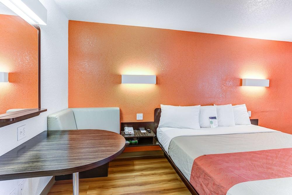 Motel 6 Portland, OR - Tigard West photo 24