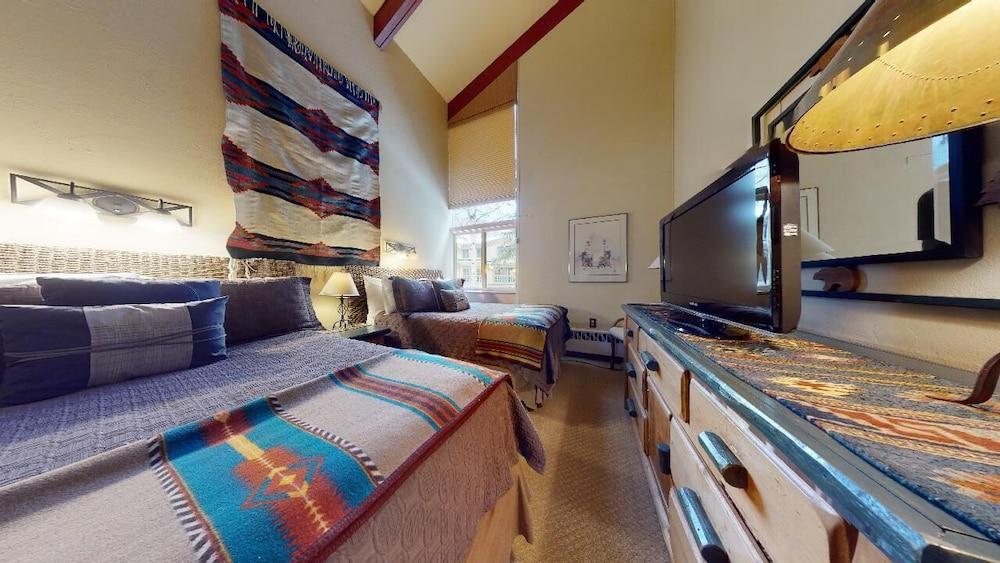 Christiania Condos - CoralTree Residence Collection photo 43