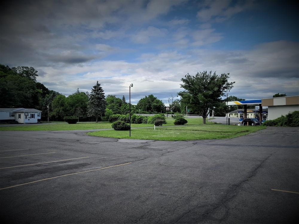 Peloke's Motel photo 7