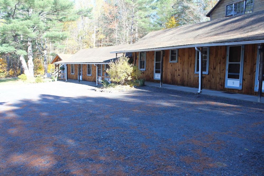 Blueberry Hill Motel photo 27