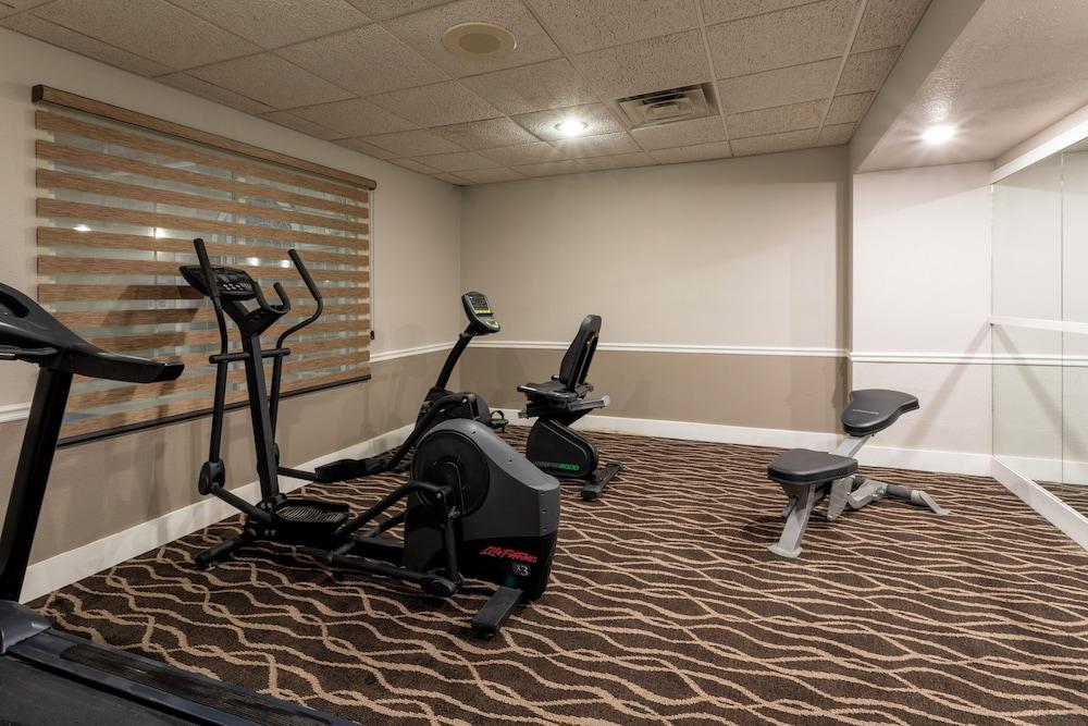 GrandStay Hotel & Suites - Waunakee photo 12