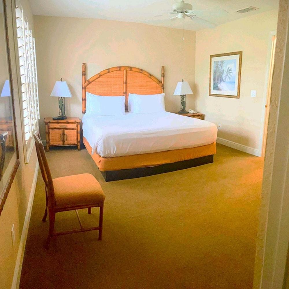 Villas At Regal Palms photo 5