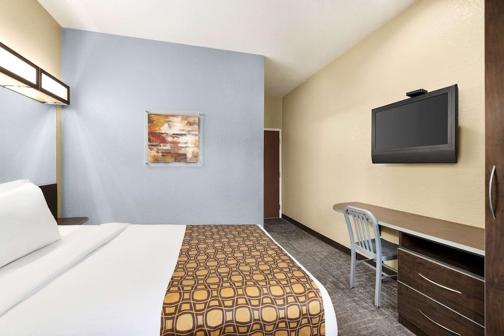 Microtel Inn & Suites by Wyndham Woodstock/Atlanta North photo 16