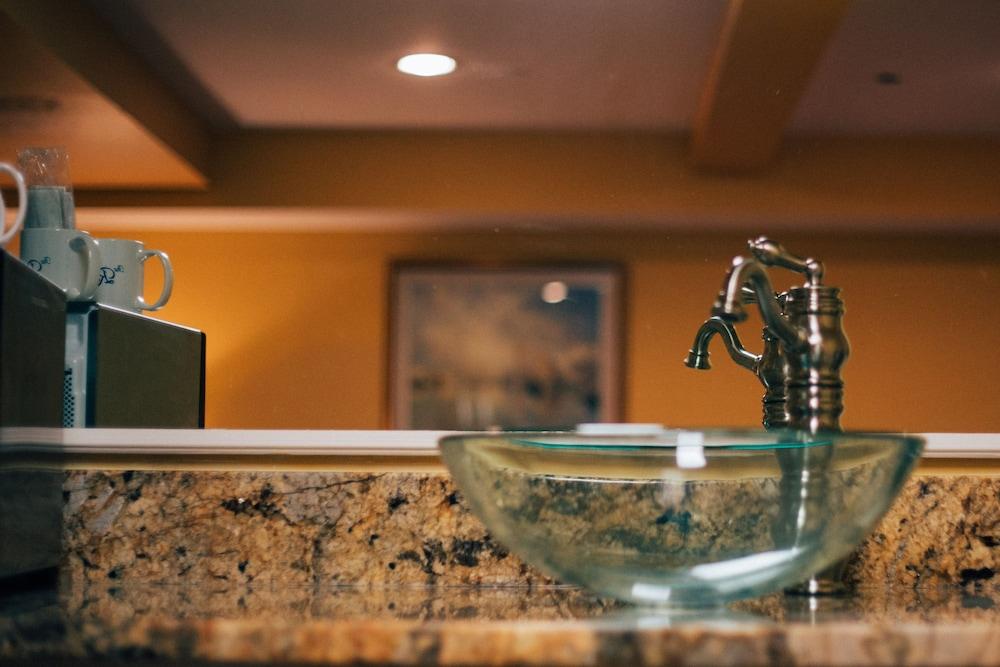 The Remington Suite Hotel and Spa photo 44