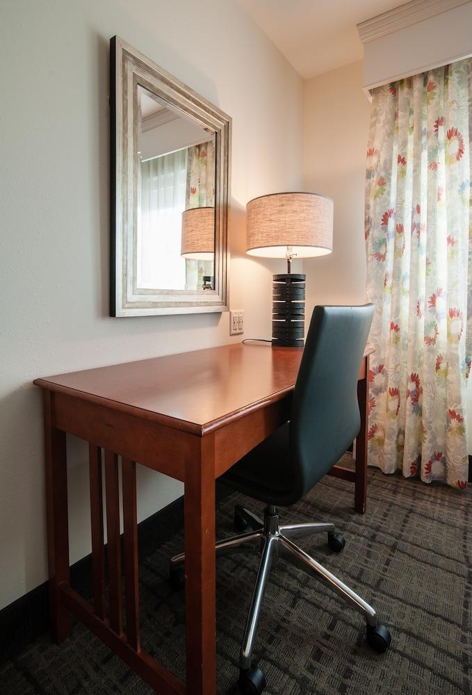 Best Western Plus University Park Inn & Suites photo 62
