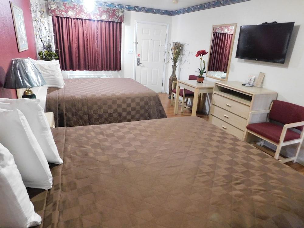 Eagle Pass Inn photo 13