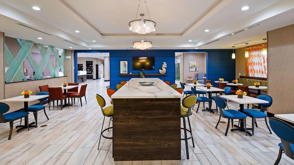 Holiday Inn Express And Suites Pasadena Houston Southeast by IHG photo 16