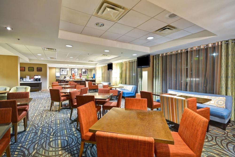 Hampton Inn Sarasota - I-75 Bee Ridge photo 6