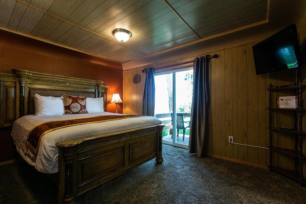The Wisconsin Wood Inn photo 10