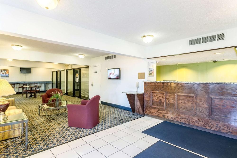Americas Best Value Inn Edgewood photo 23
