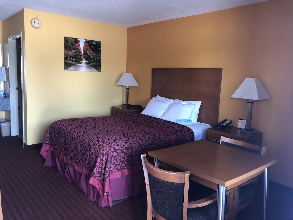 Days Inn by Wyndham Franklin photo 8