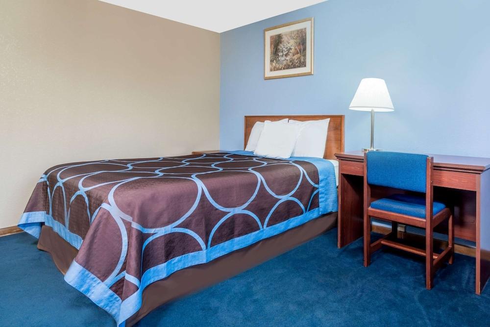 Super 8 by Wyndham Mankato photo 6
