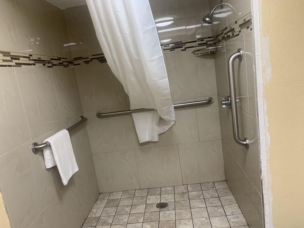 Quality Inn Winder photo 12