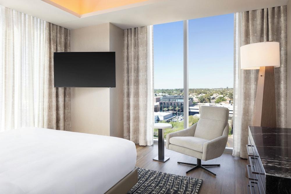 Caesars Republic Scottsdale, a Hilton Hotel photo 19