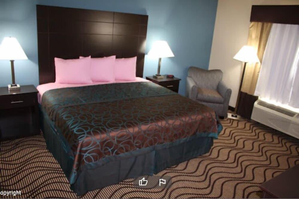 La Plaza Inn & Suites photo 3