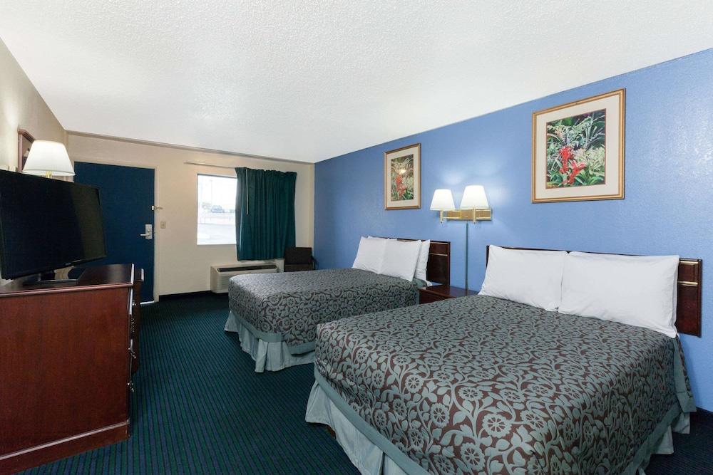 Days Inn by Wyndham Oklahoma City Fairground photo 11