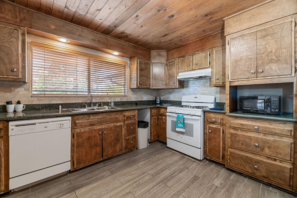 Big Bear Lakefront Lodge photo 55