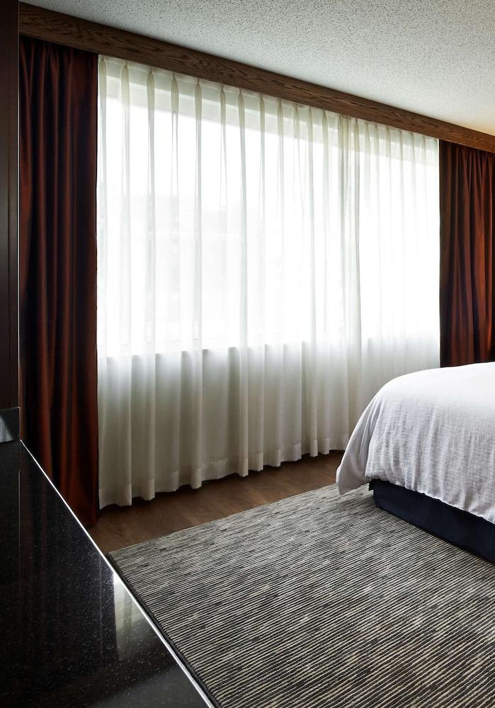 Embassy Suites by Hilton Washington DC Chevy Chase Pavilion photo 14