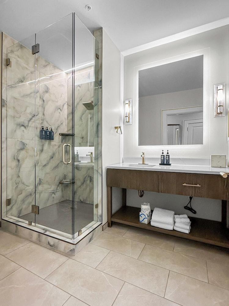 Harbor Suites at Harborwalk Village photo 54