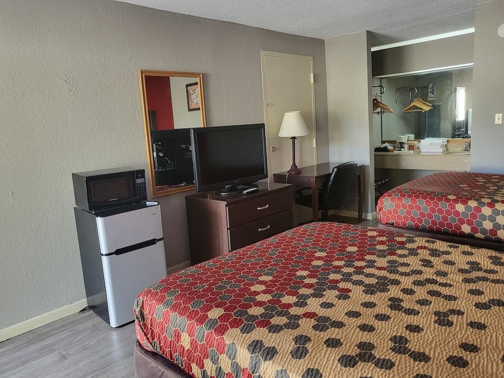 Econo Lodge Andalusia photo 9