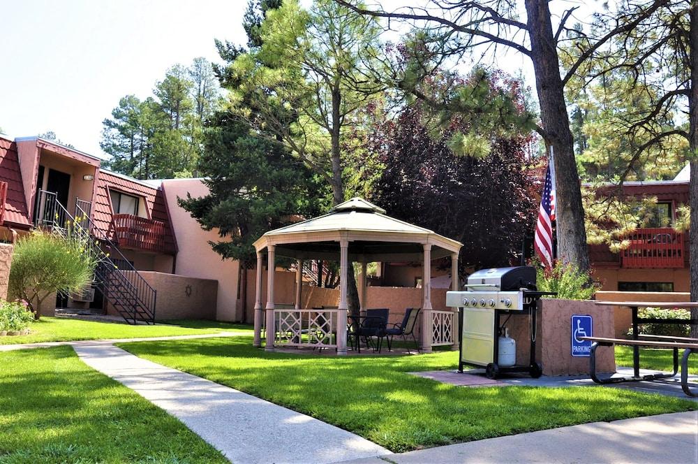 Pinecliff Village photo 13