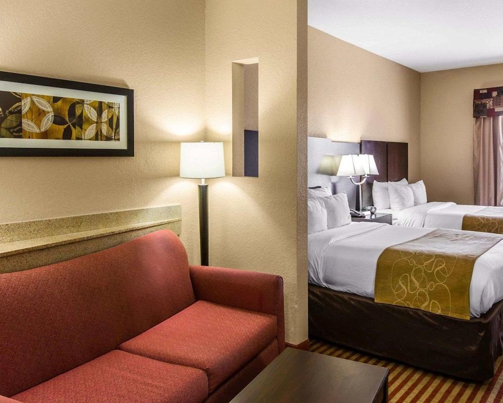 Comfort Suites Waycross photo 17