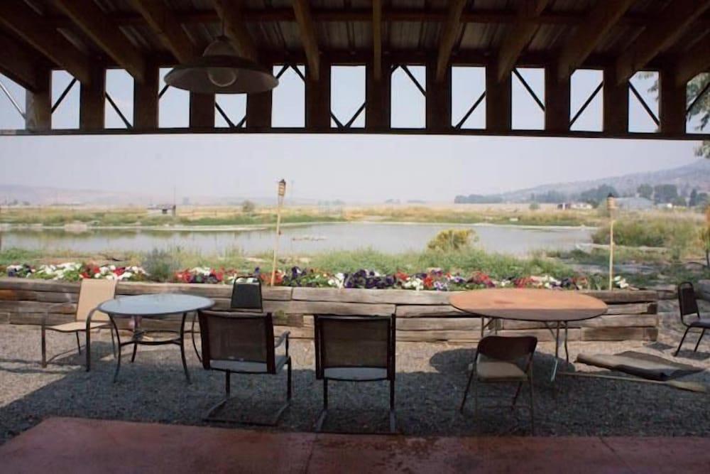 Hunters Hot Springs Resort photo 10