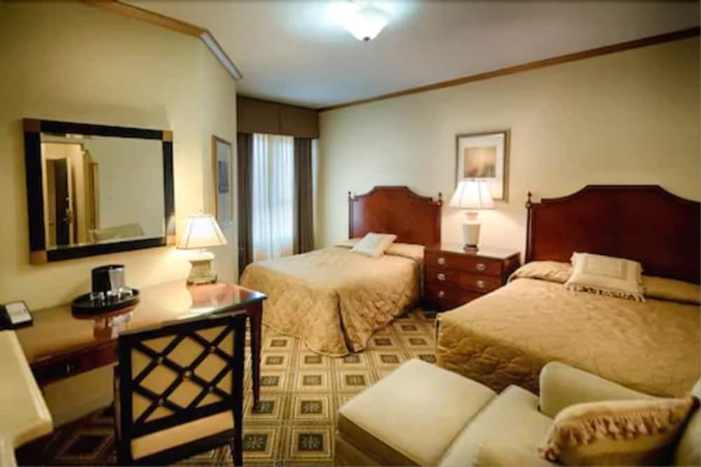 Embassy Hotel photo 31