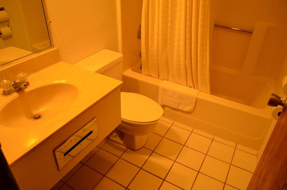 Luxury Inn & Suites photo 21