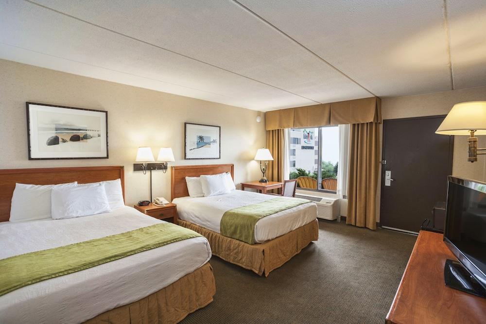Edgewater Hotel & Waterpark photo 24