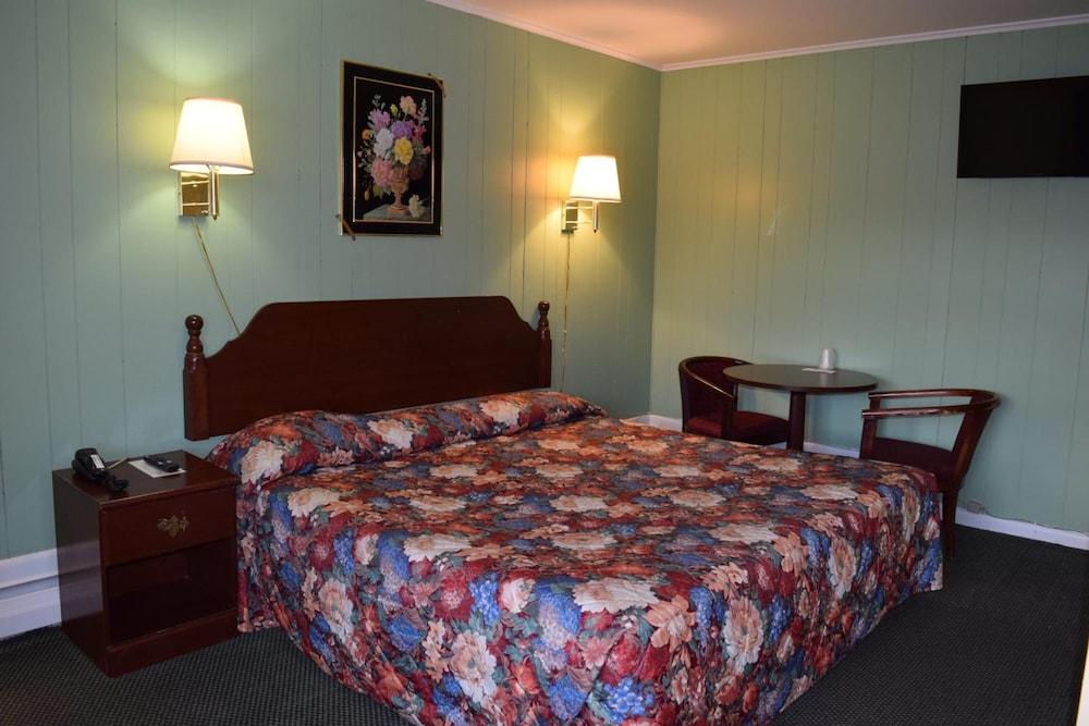 Top Hill Motel photo 8